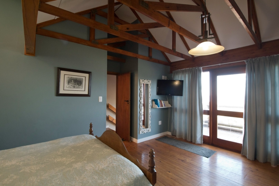 5 Bedroom Property for Sale in Outeniqua Strand Western Cape